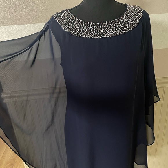 Brand New Xscape Women's Short Ity with Chiffon Bead Overlay - Picture 8 of 14